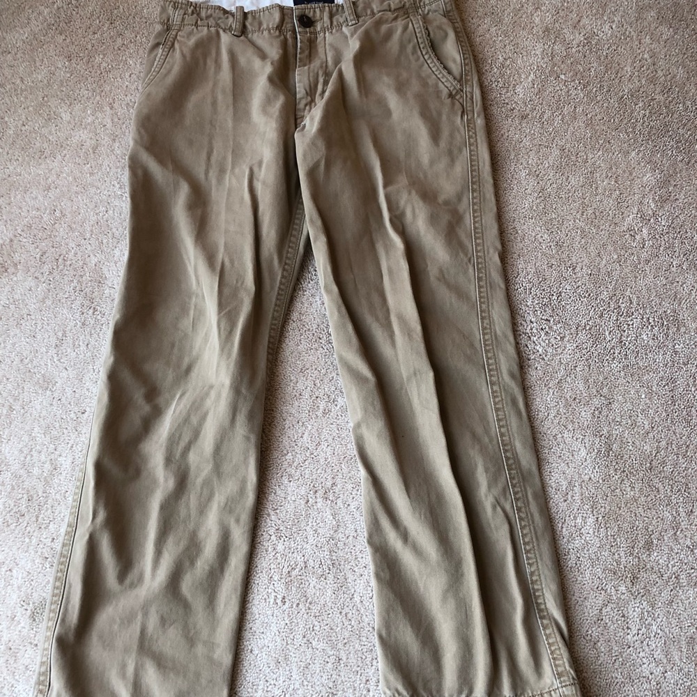 American Eagle Relaxed Khaki Pant
